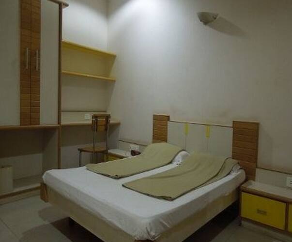 Shamlal Guest House, Thane 4